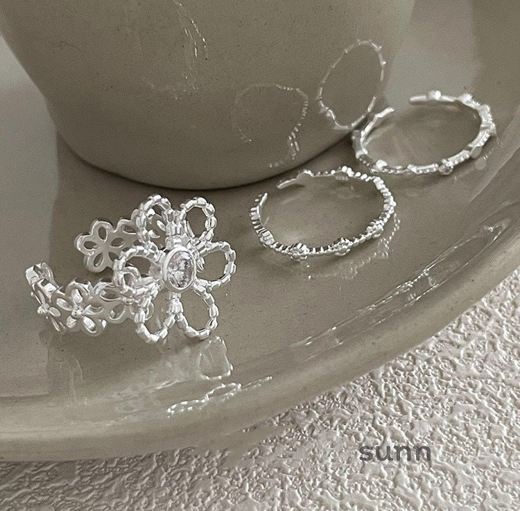 Ariyanna Dainty Blossom Ring [508N4B2F]