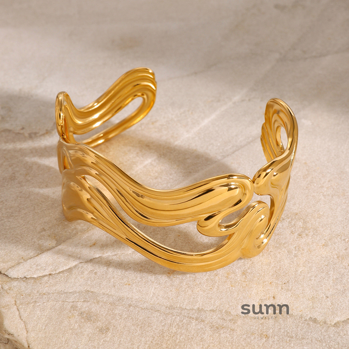 Ariza Chunky Gold Cuff Bracelet [8FNV7NT8]