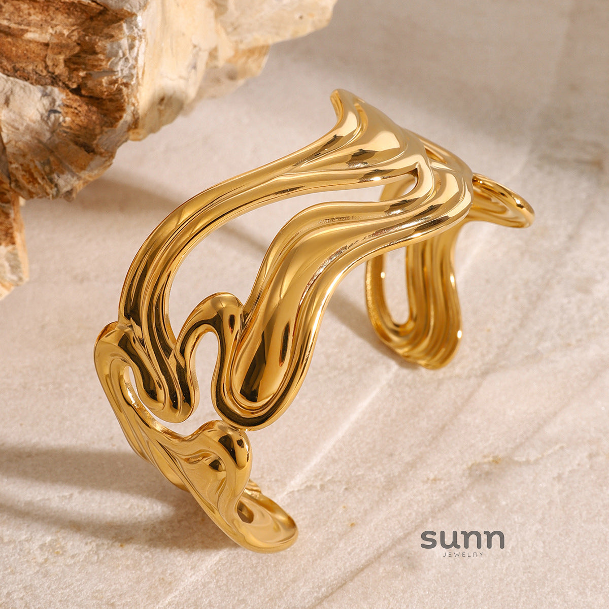 Ariza Chunky Gold Cuff Bracelet [ZGU7ES0P]