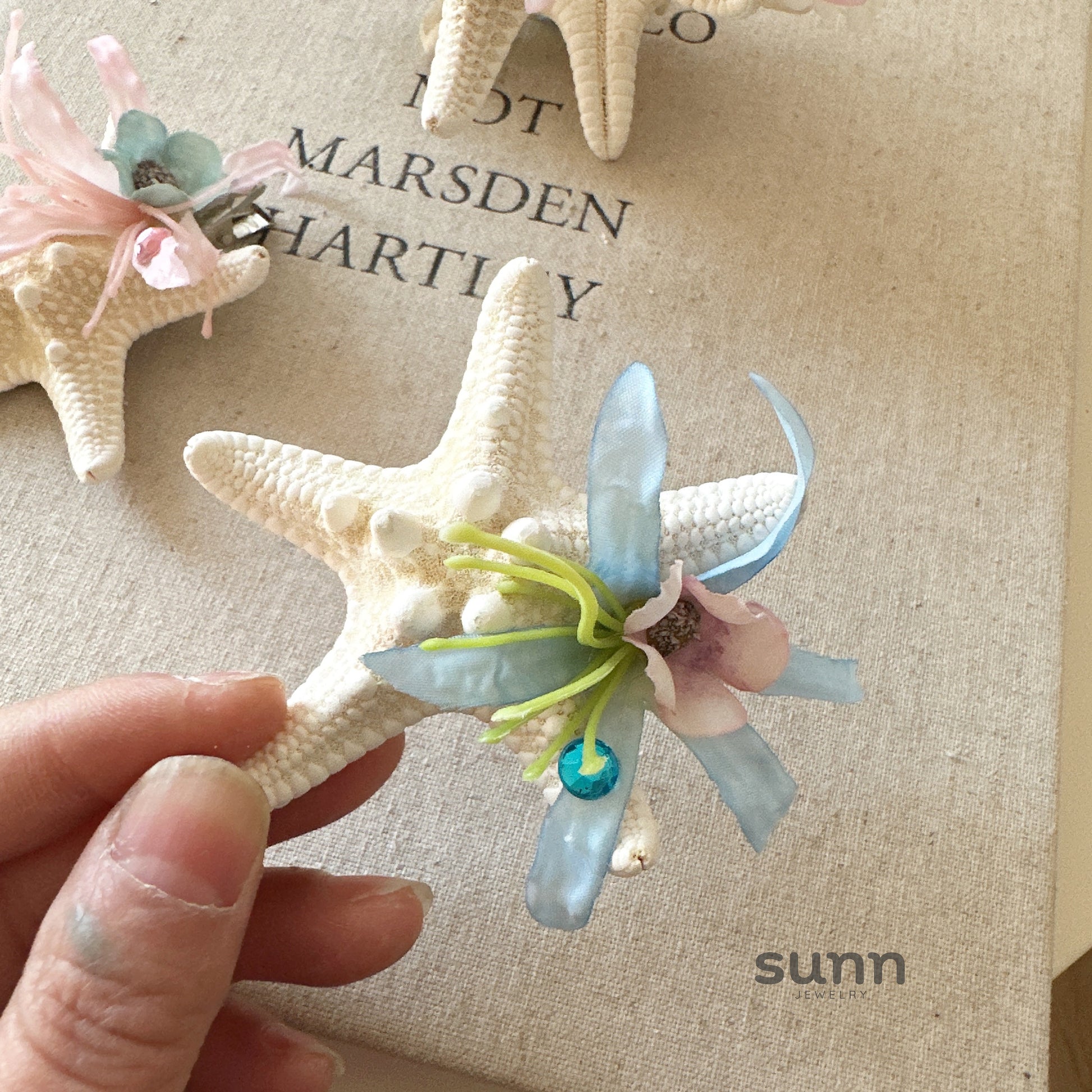 Arley Starfish Floral Clip [CCJVDN5B]