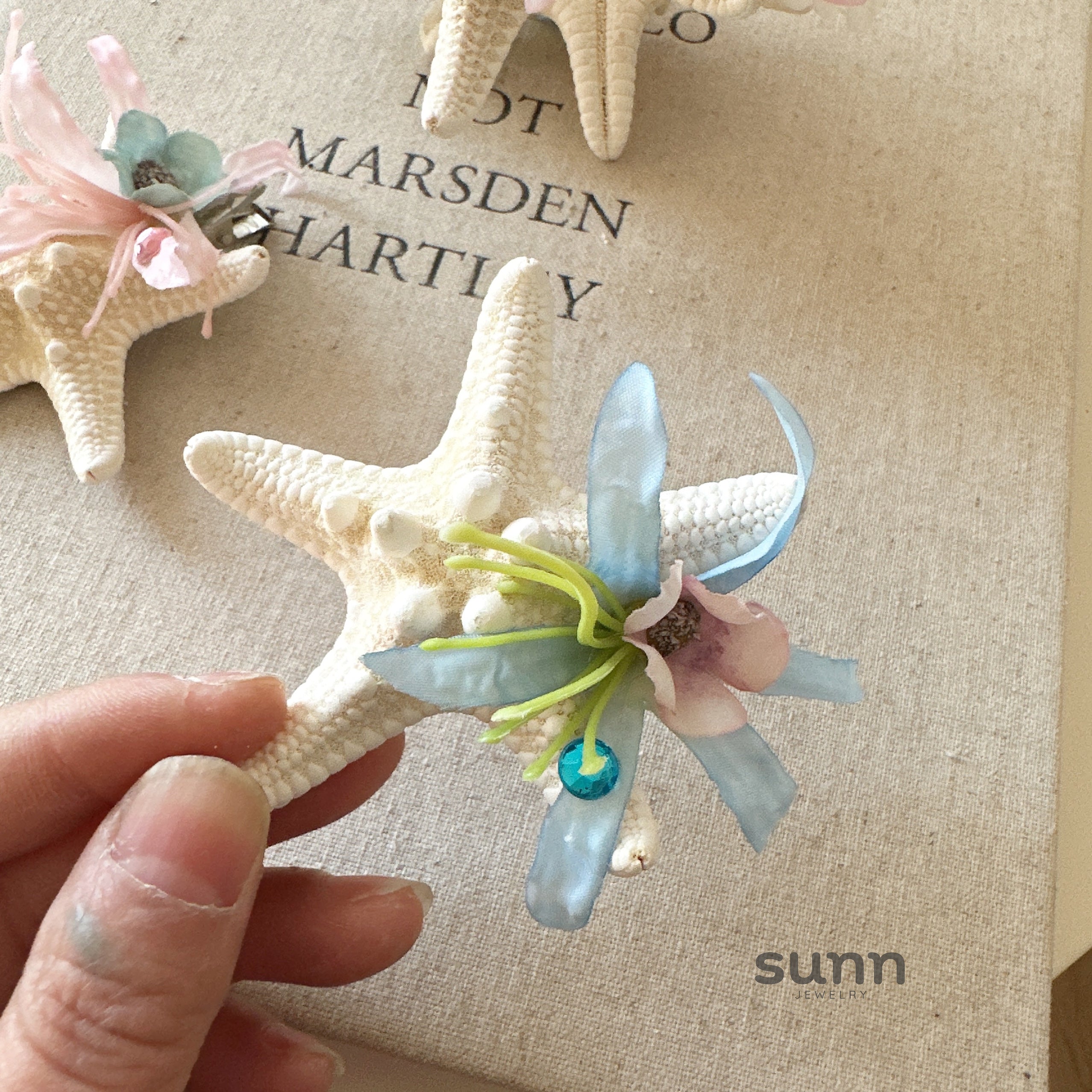 Arley Starfish Floral Clip [CCJVDN5B]