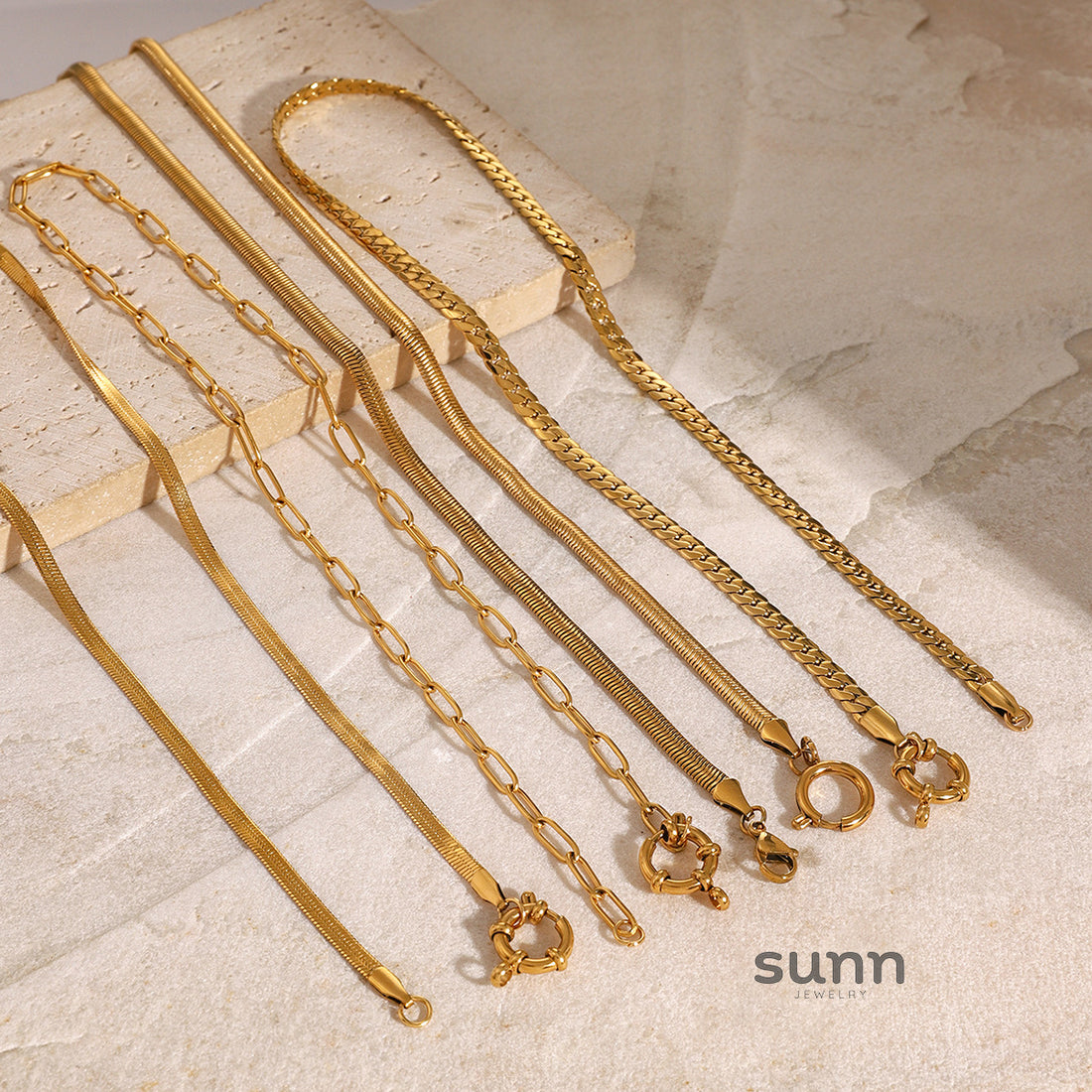 Arlie Sleek Bar Necklace [V3FKMKSO]