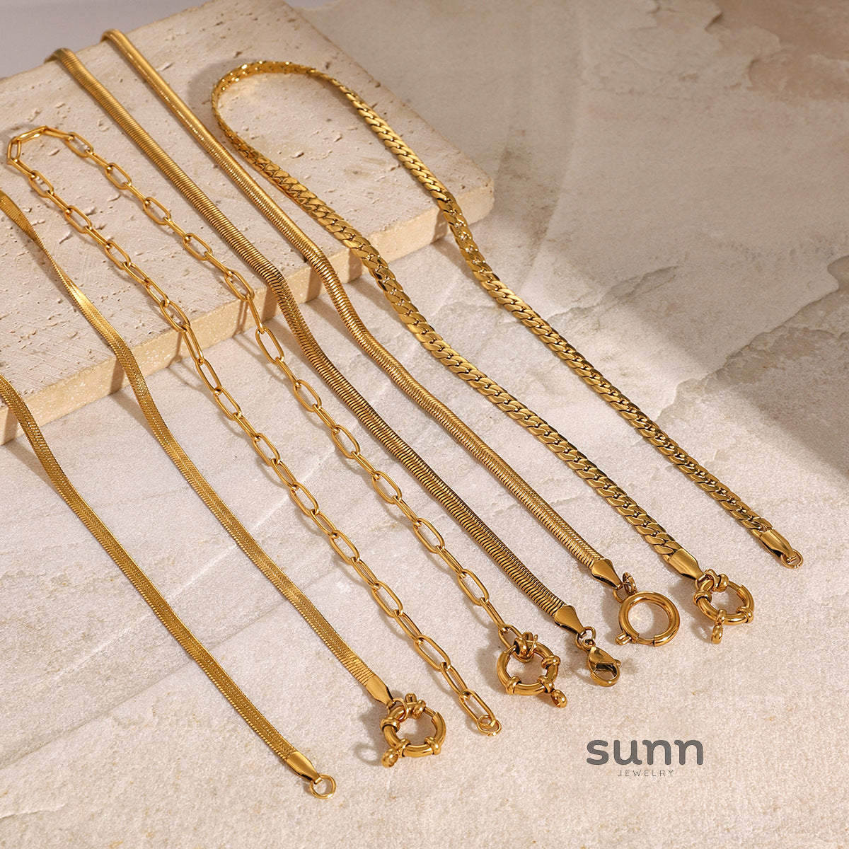 Arlie Sleek Bar Necklace [G6KRO87B]