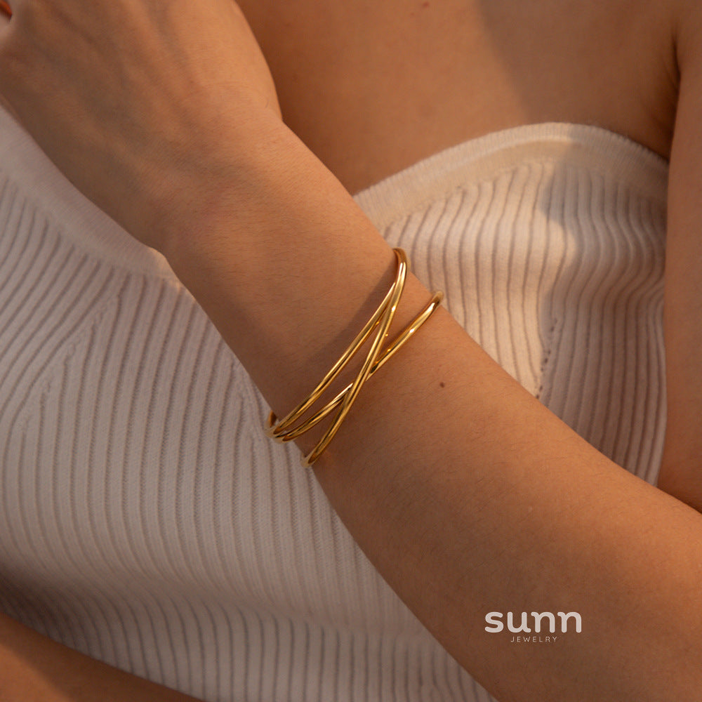 Arlo Ripple Bangle Bracelet [M19AGJDB]