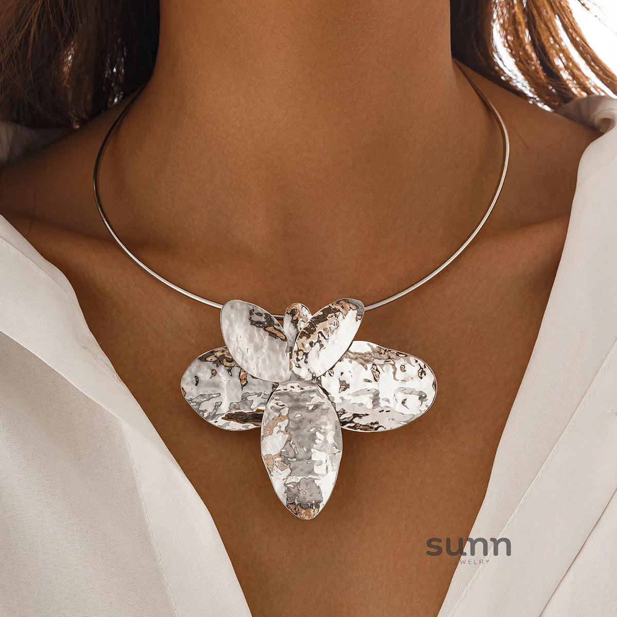 Arlowe Irregular Petal Choker