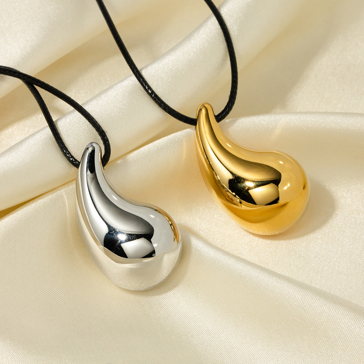 Arwa Layered Water Drop Necklace [NS5DLGC3]