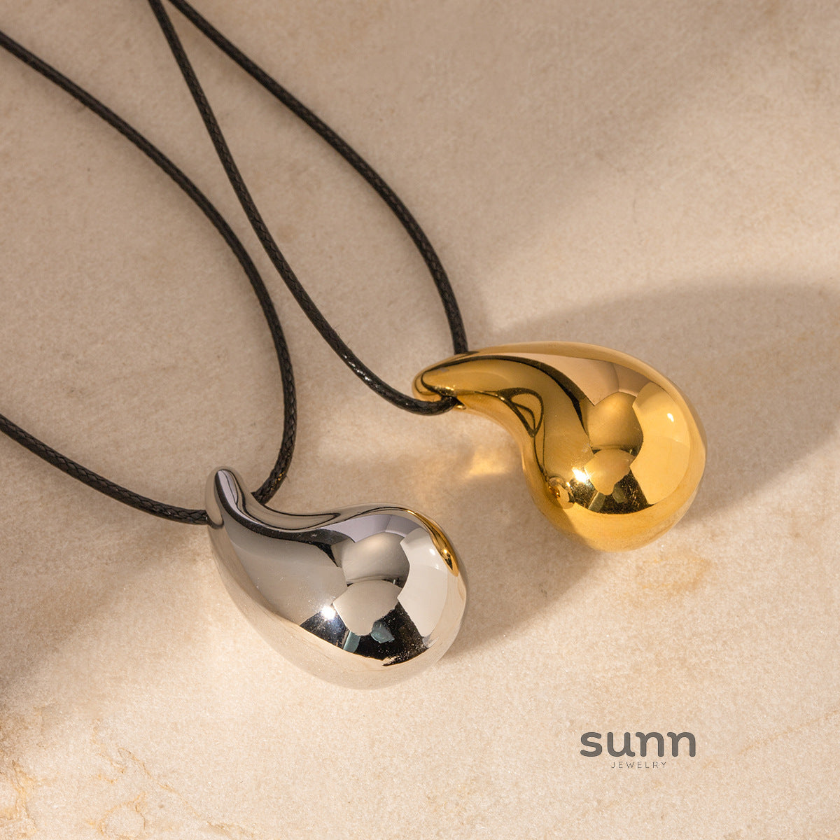 Arwa Layered Water Drop Necklace [L3QJX3MK]