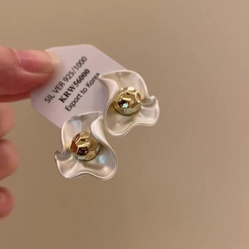 Aryn Matte Bicolor Petal Studs