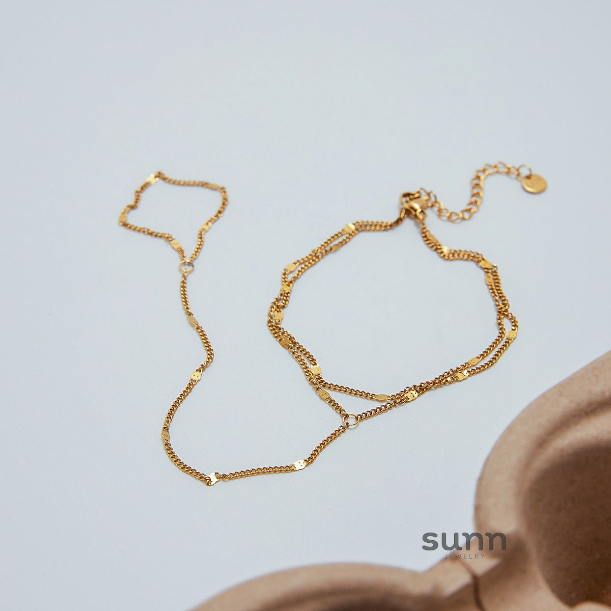 Asa Pearl Hand Chain Bracelet [LCOU451E]