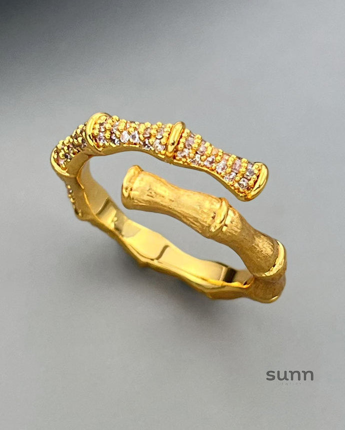 Aseel Two-Tone Bamboo Zircon Ring [3J89JMRK]