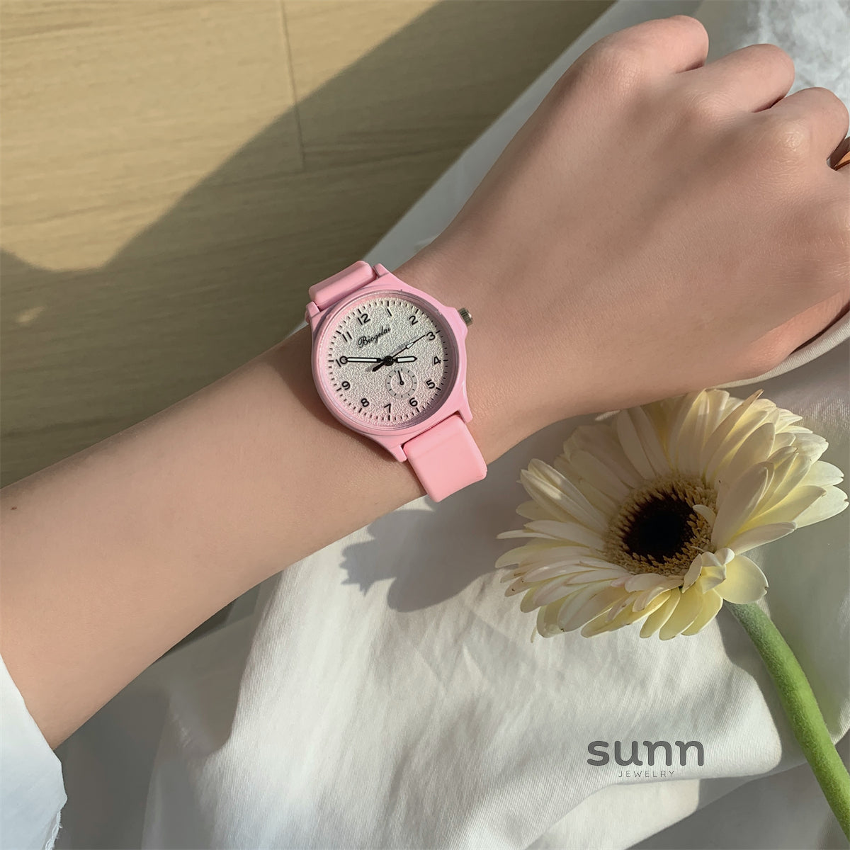 Asiya Gradient Silicone Watch [KFHI7WAF]