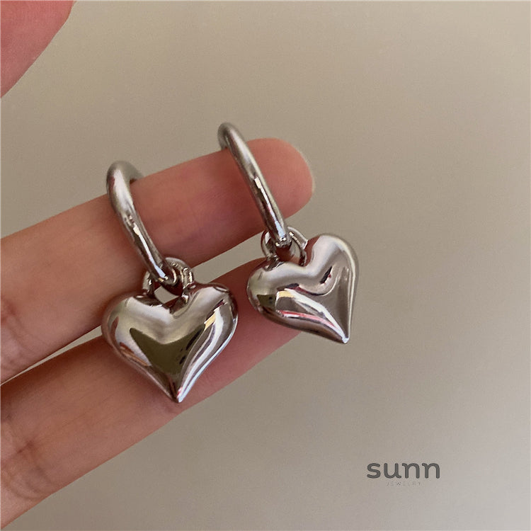 Aspen Silver Heart Hoops [A6I22B7S]