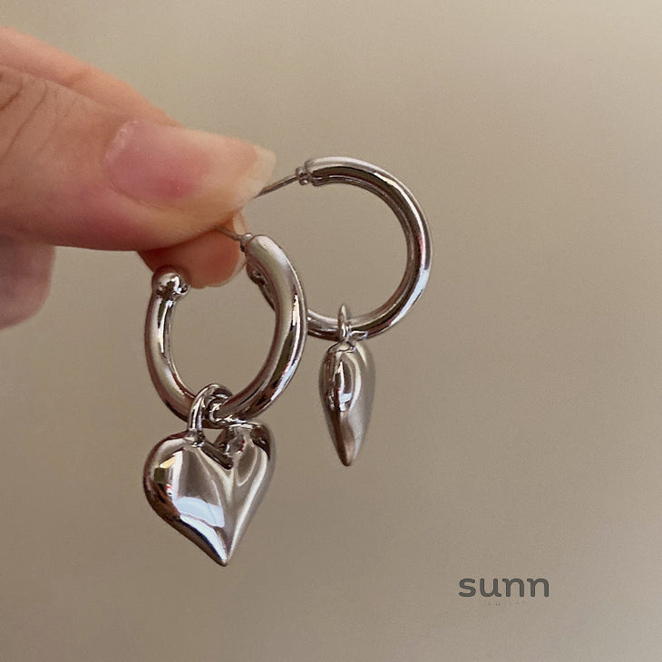 Aspen Silver Heart Hoops [ES63SPJD]