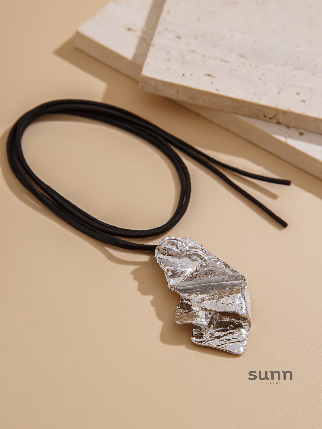 Astraea Velvet Pleated Pendant Necklace [IFPF7D6A]