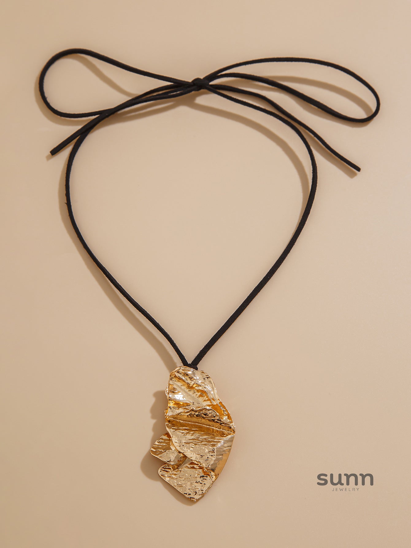 Astraea Velvet Pleated Pendant Necklace [WF2MAGCO]