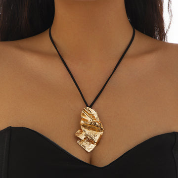 Astraea Velvet Pleated Pendant Necklace [WA5H2NOY]
