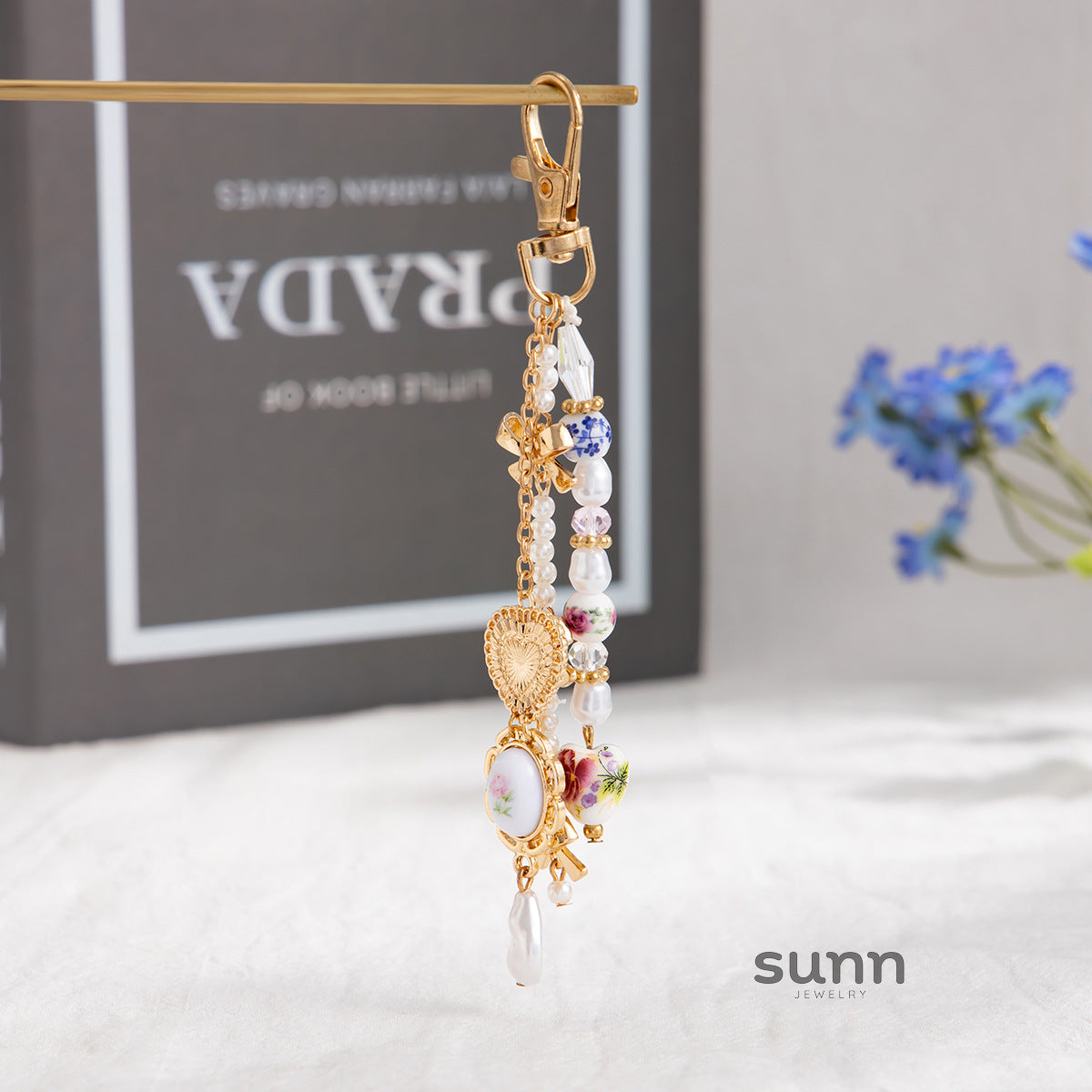Atalie Pearl Bow Butterfly Keychain [M43HQ1IH]