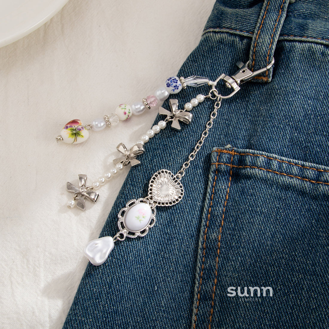 Atalie Pearl Bow Butterfly Keychain [04Y8ABS1]
