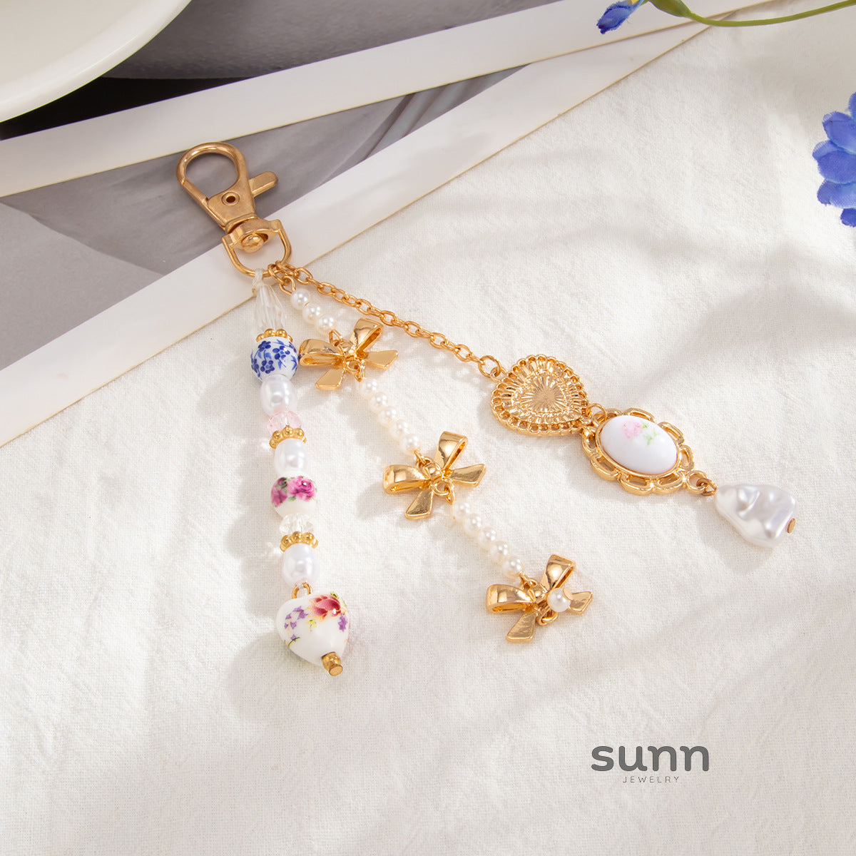 Atalie Pearl Bow Butterfly Keychain [10HCMAI3]