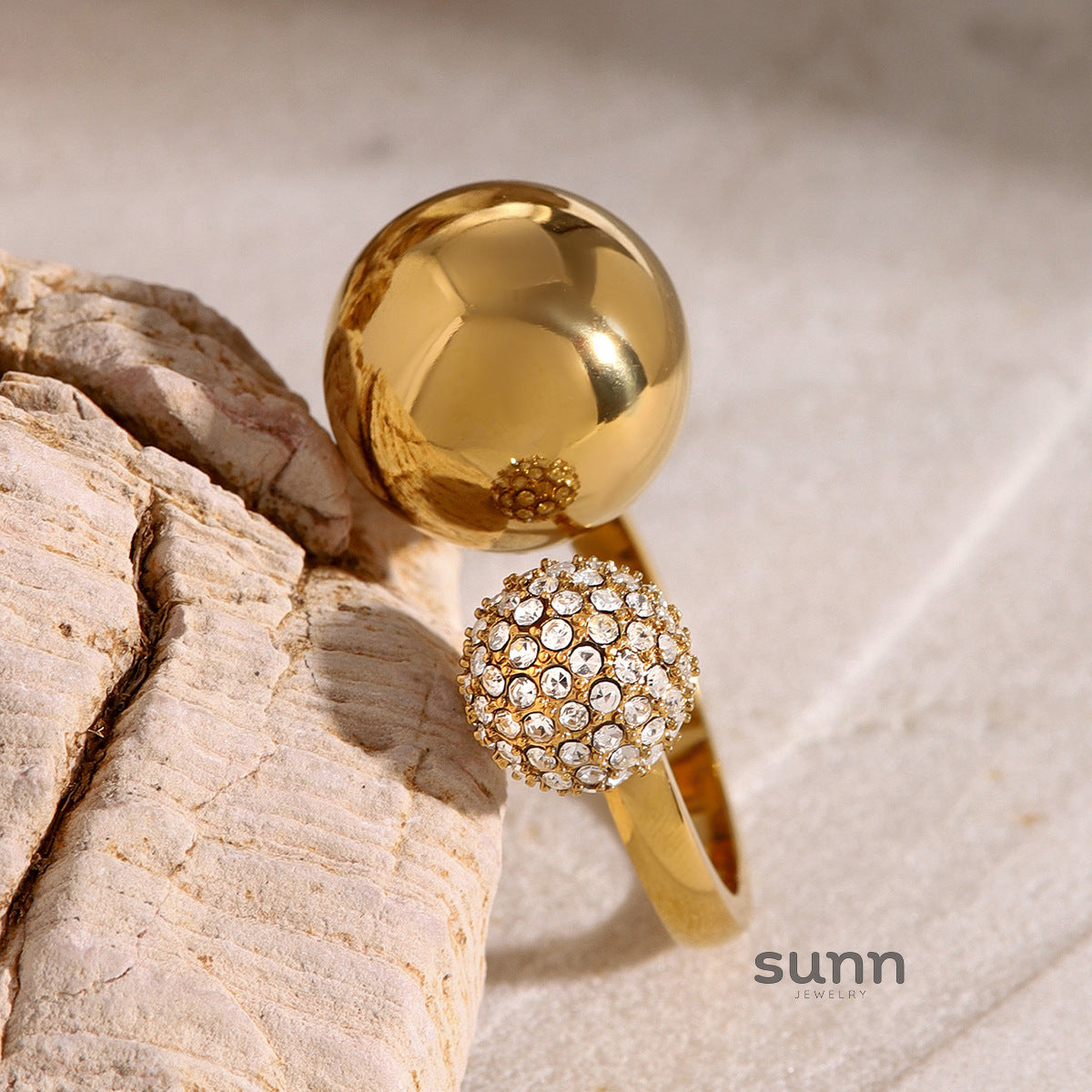 Atarah Rhinestone Inlay Ring [NHLHNS4P]