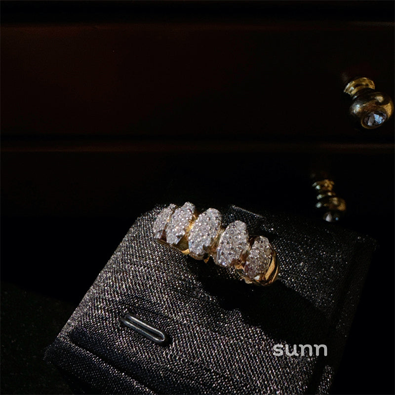 Athziri Gold Ripple Ring [QPJQ079U]