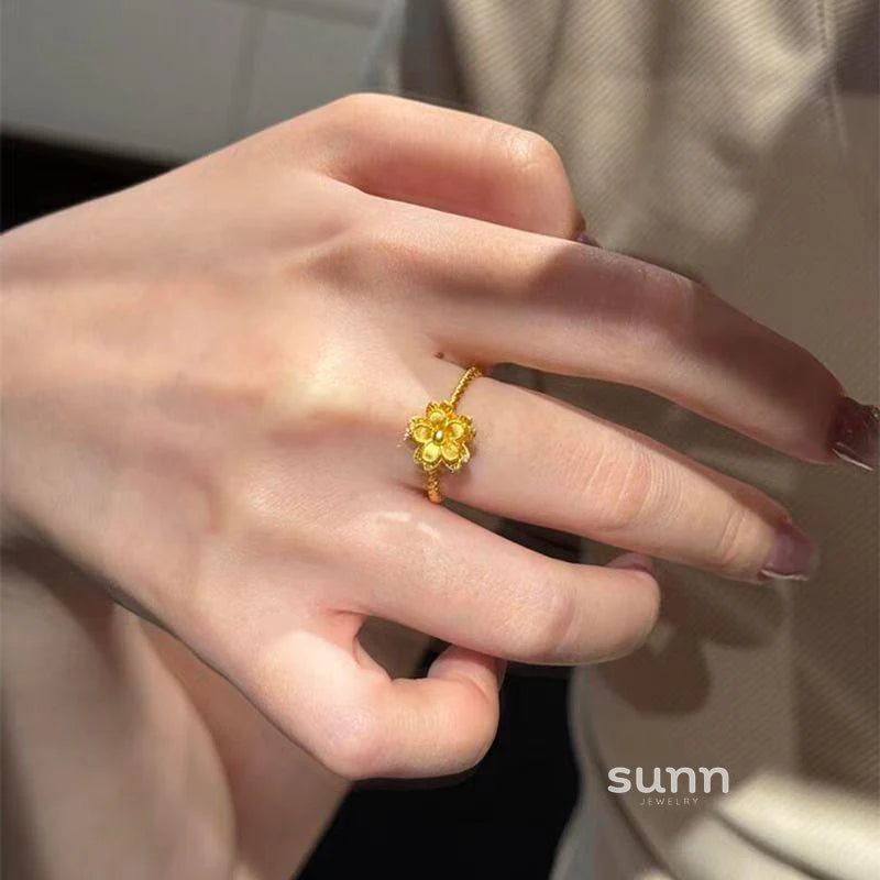 Athziri Sculpted Flower Ring