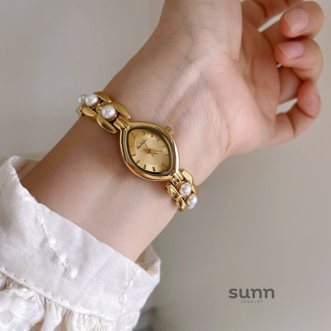 Atleigh Pearl Bracelet Watch [E41N8W1X]