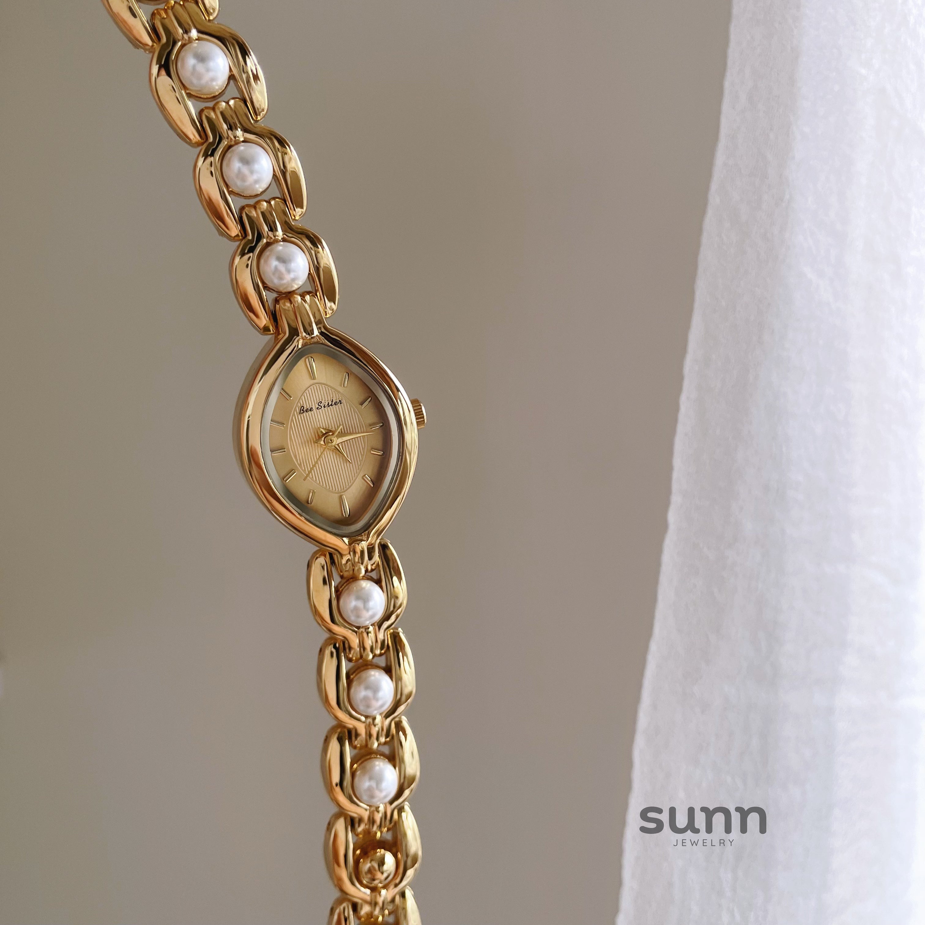 Atleigh Pearl Bracelet Watch [EHA4LI9C]