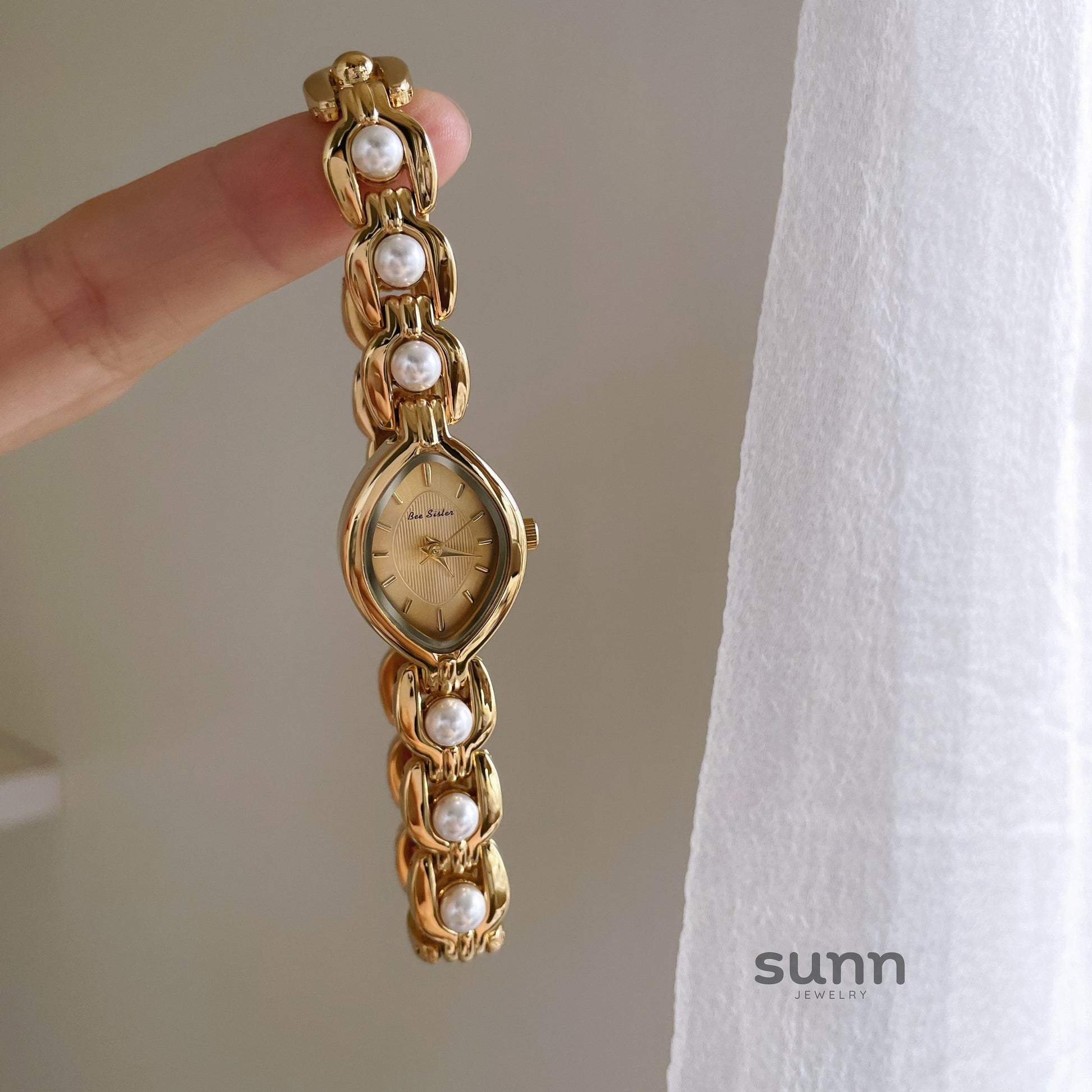 Atleigh Pearl Bracelet Watch [K1J2UC0K]