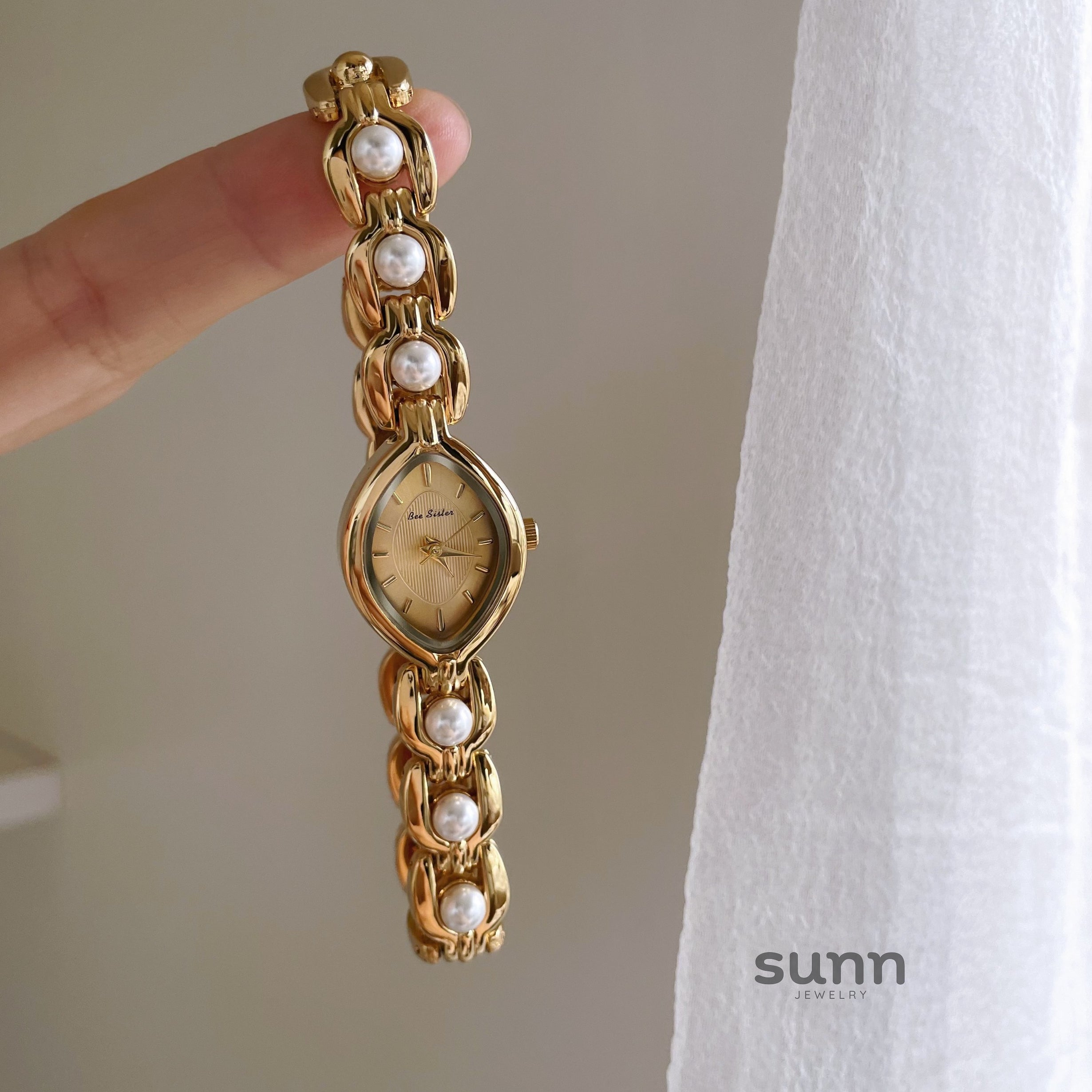 Atleigh Pearl Bracelet Watch [K1J2UC0K]