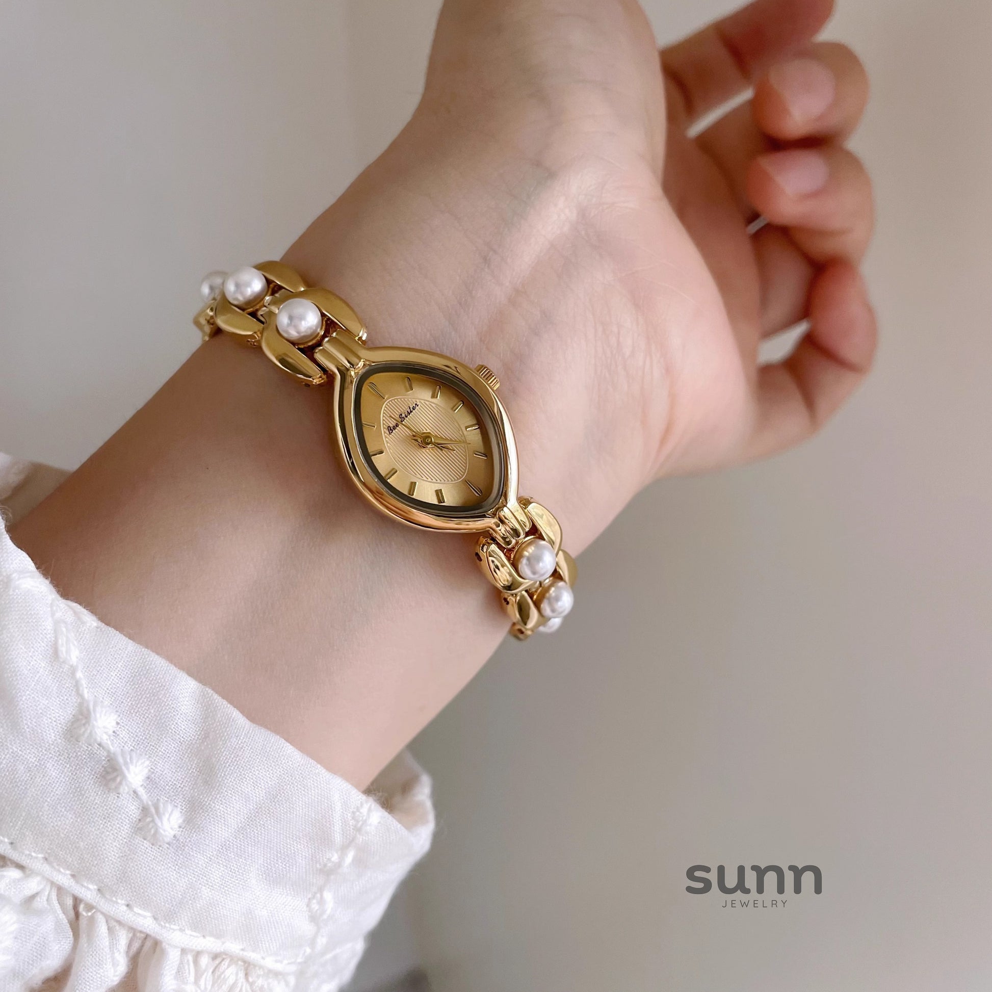 Atleigh Pearl Bracelet Watch [2K99LMTW]