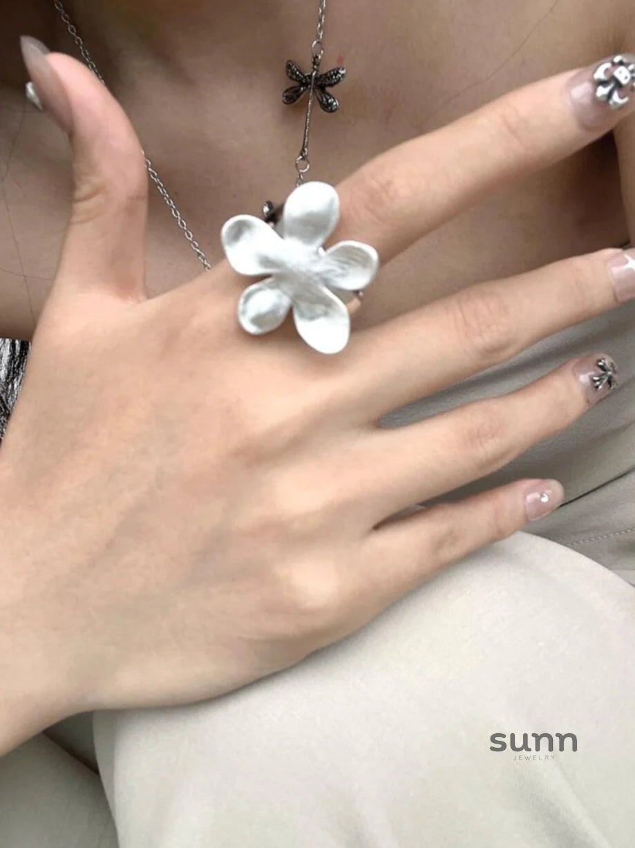 Aubrei Sculptural Flower Ring