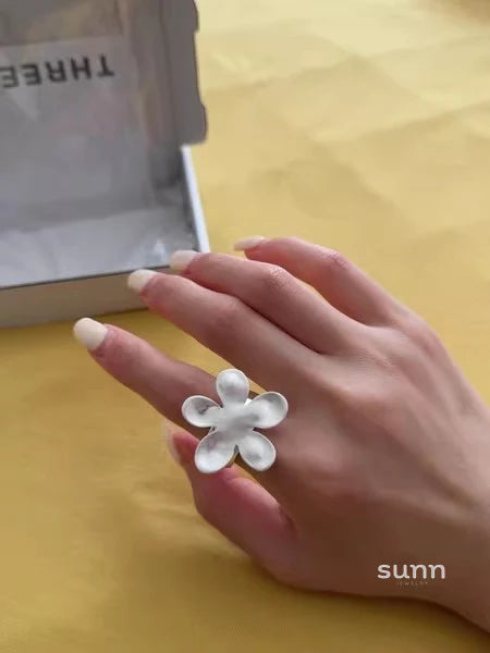 Aubrei Sculptural Flower Ring