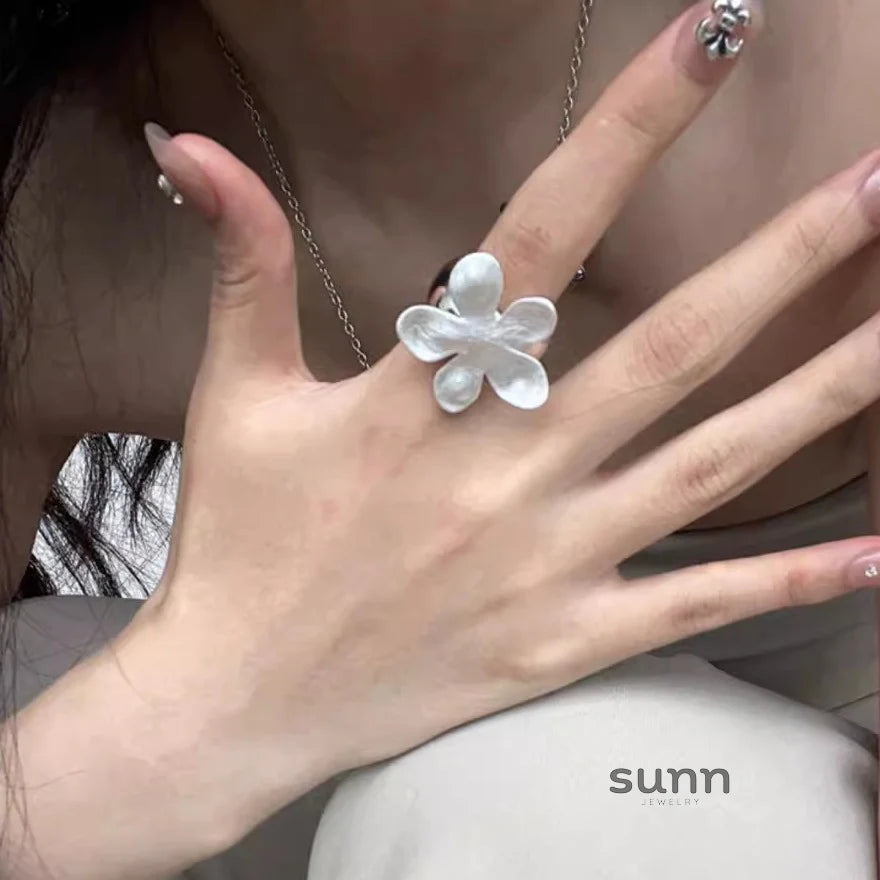 Aubrei Sculptural Flower Ring