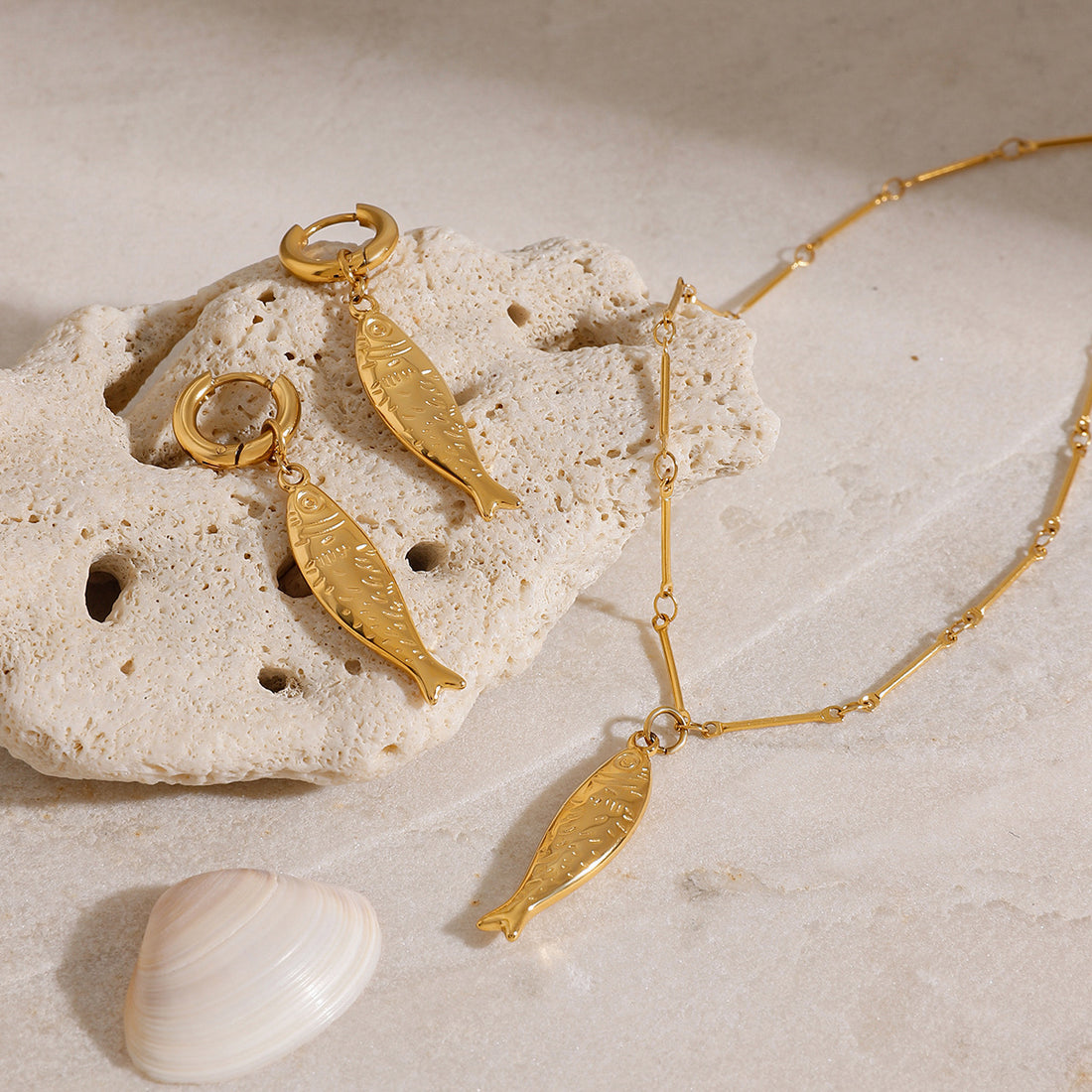 Aubrianna Ocean Fish Necklace [52XDEOS7]