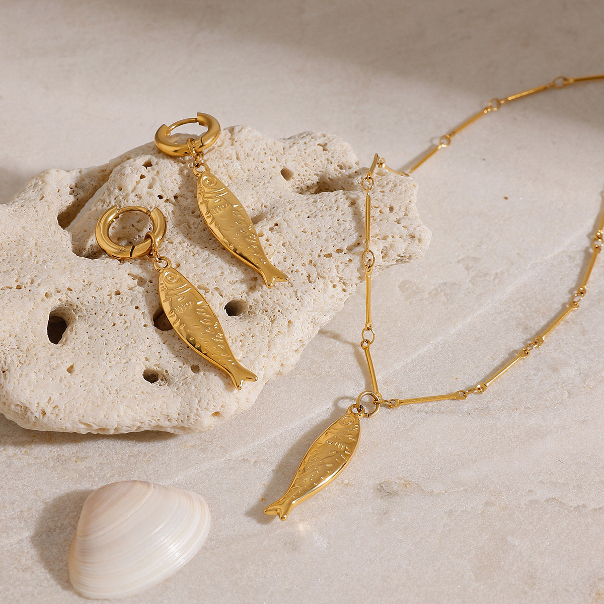 Aubrianna Ocean Fish Necklace [52XDEOS7]