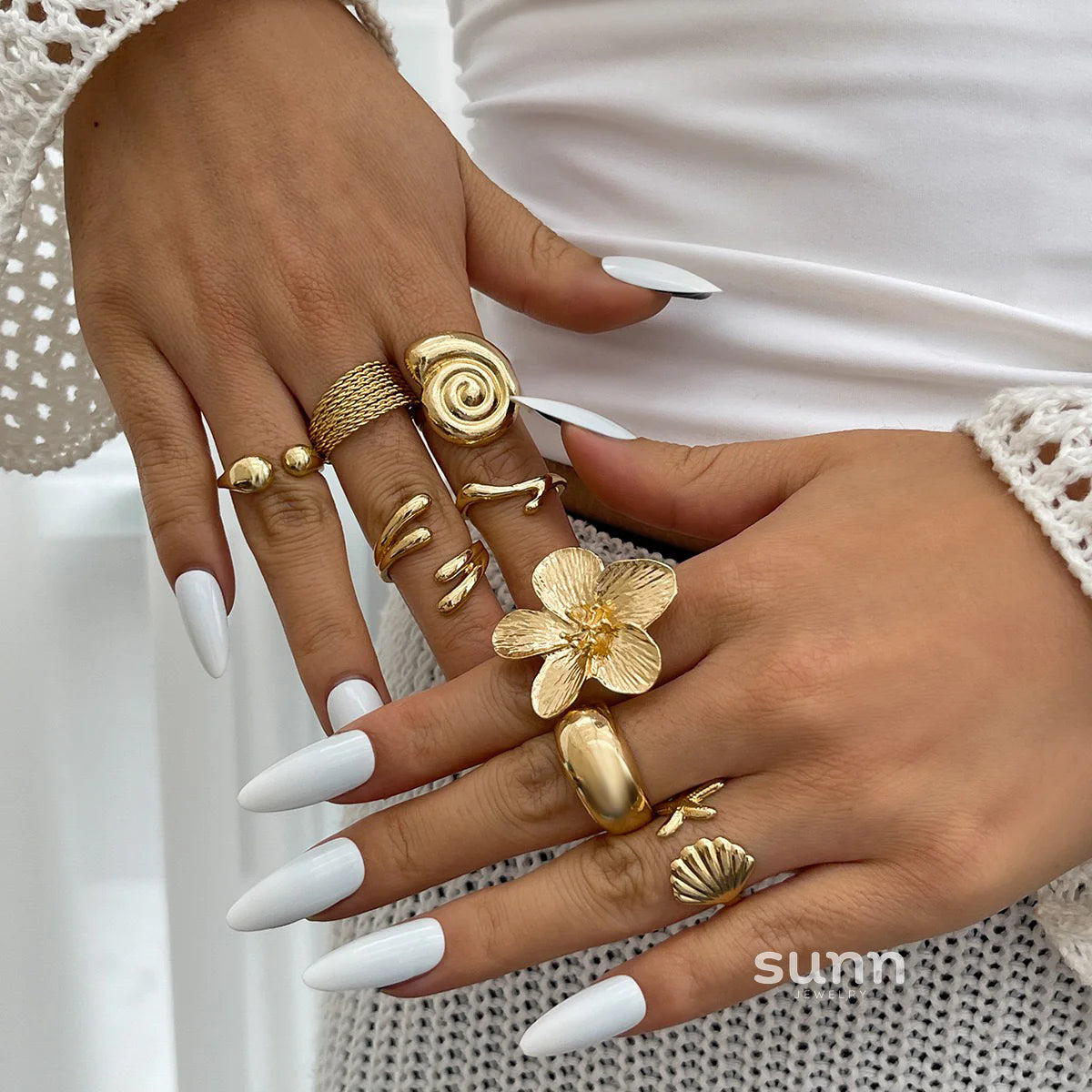 Aubriee Floral Marine Ring Set