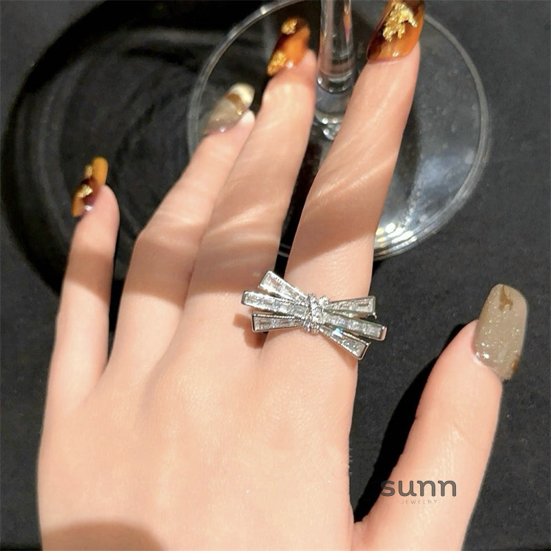 Aubryn Zircon Bow Jewelry [1X02E8J3]