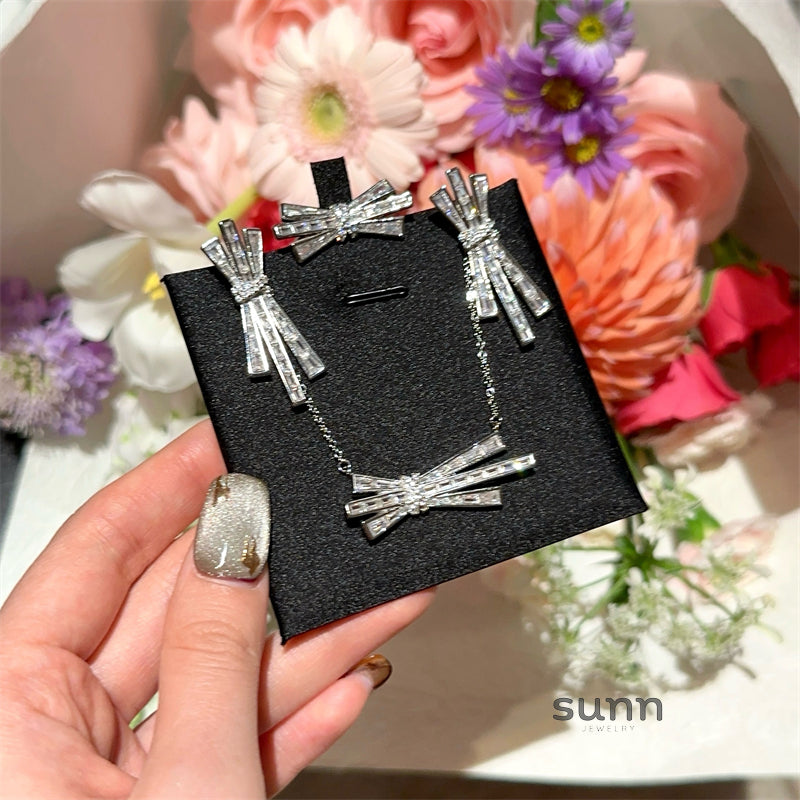 Aubryn Zircon Bow Jewelry [77C8W1TH]