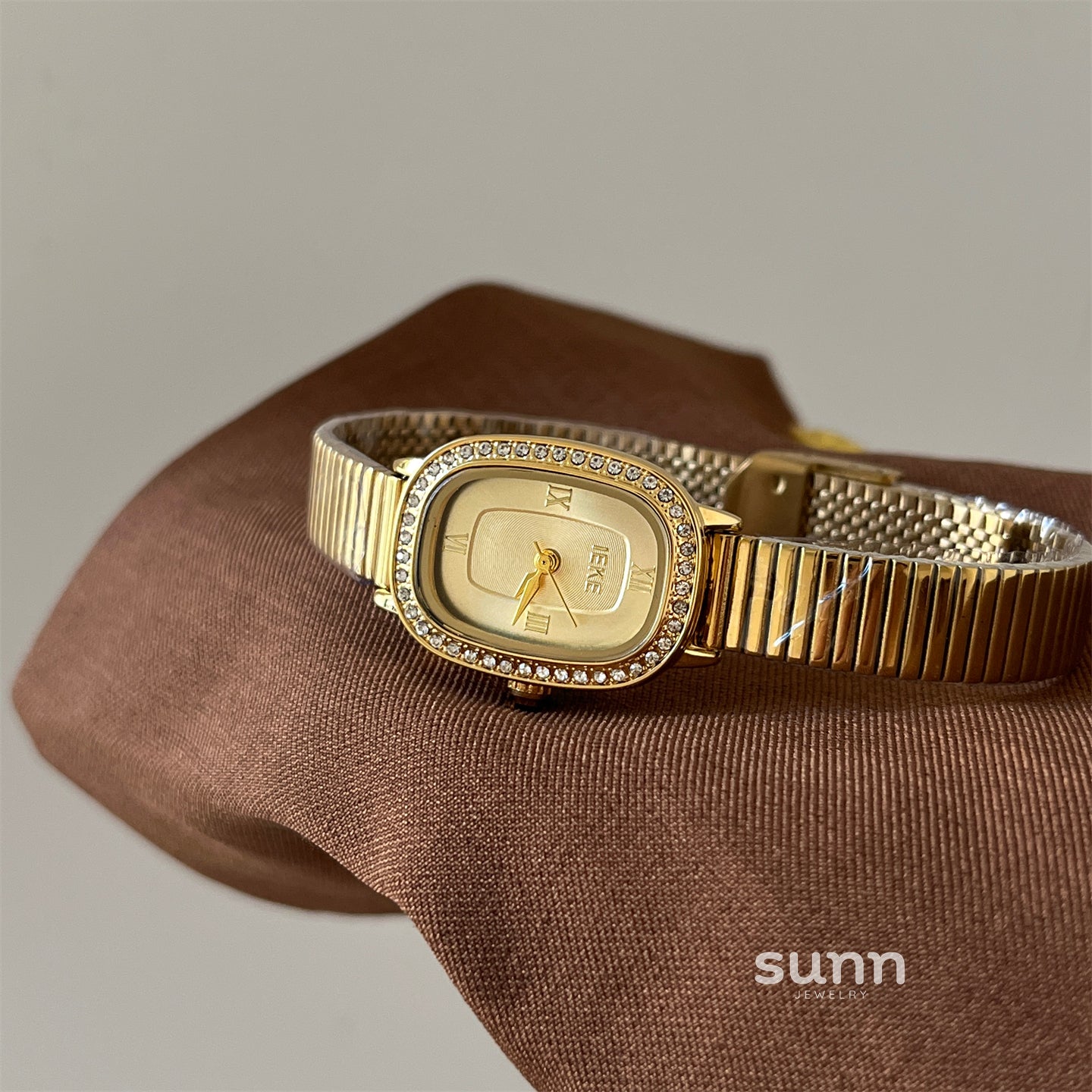 Auden Oval Sparkle Watch [59RLHMKI]