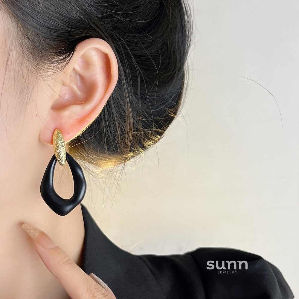 Audra Asymmetric Enamel Earrings [Z6PURPJL]