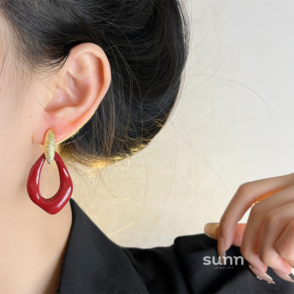 Audra Asymmetric Enamel Earrings [T1KQRHE5]