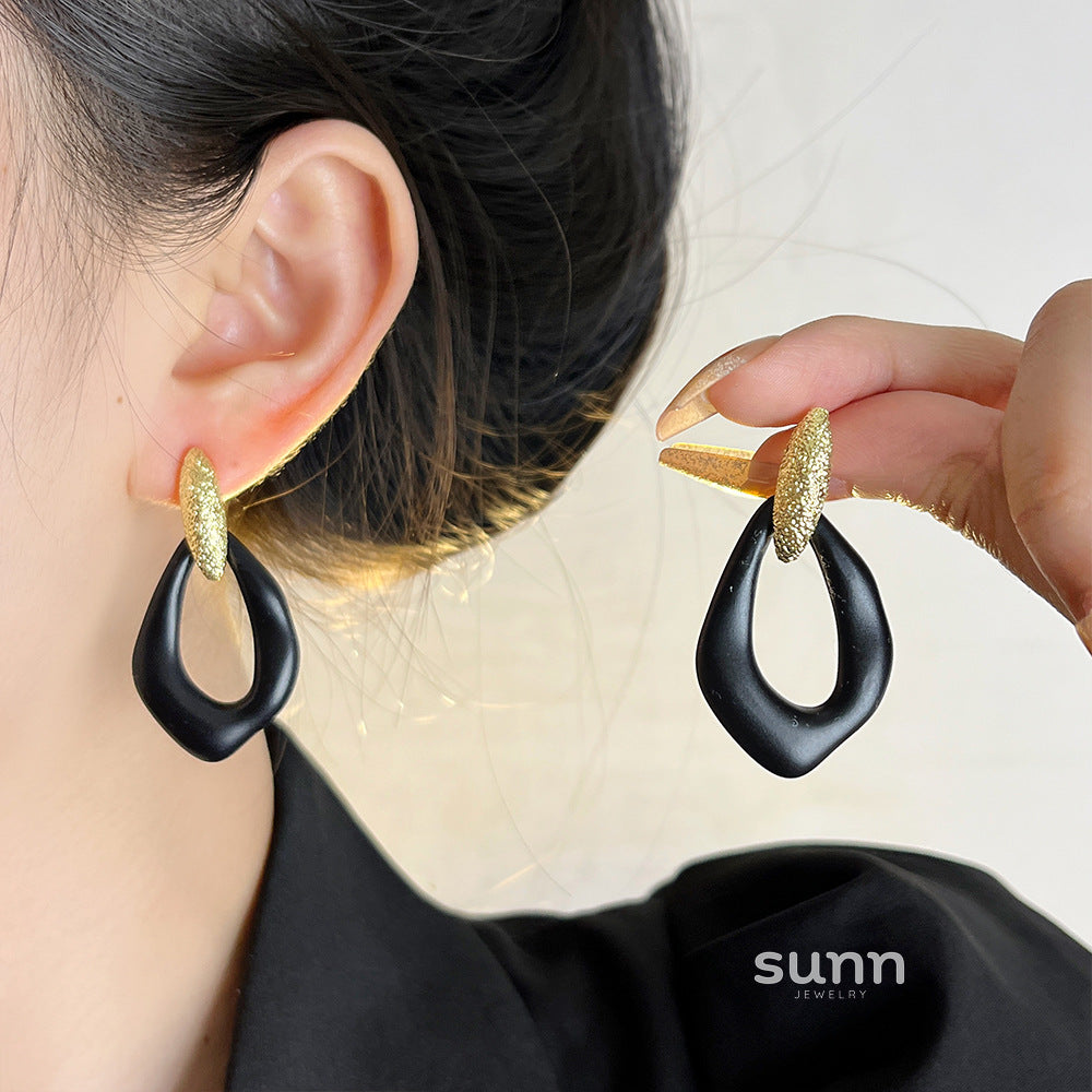 Audra Asymmetric Enamel Earrings [GZ3QTY3D]