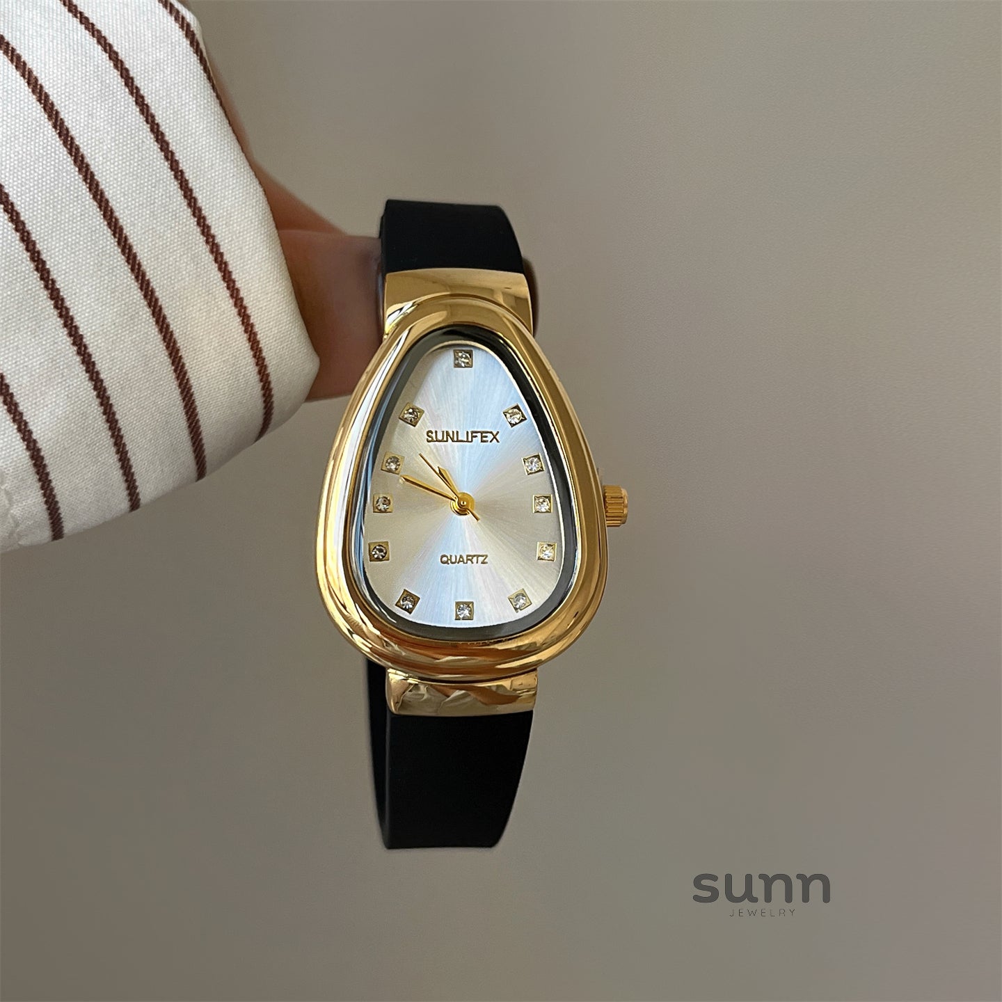 Audriana Serpent Charm Watch [SPUGVJ82]