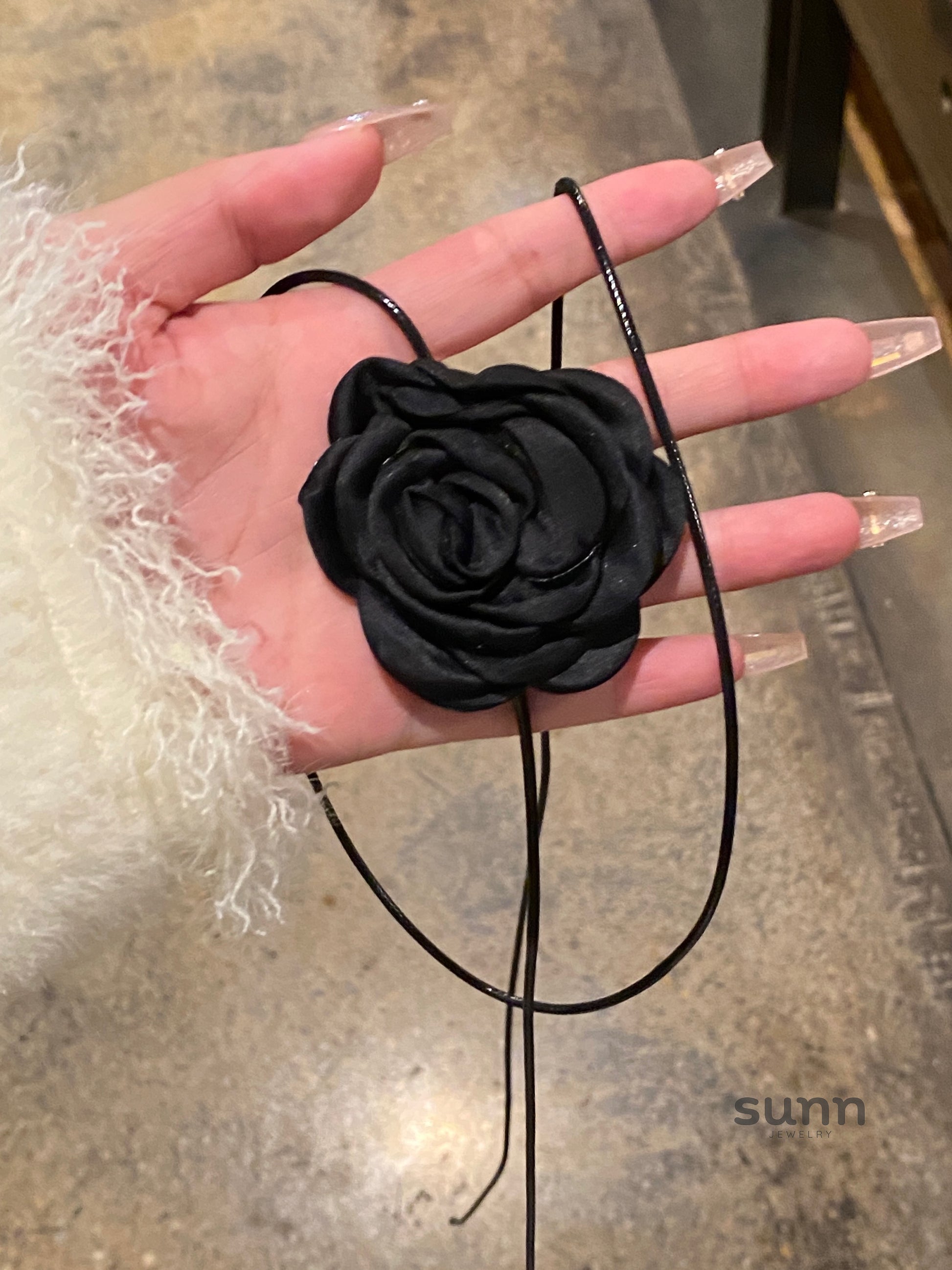 Audrie Camellia Choker [TN0135YQ]