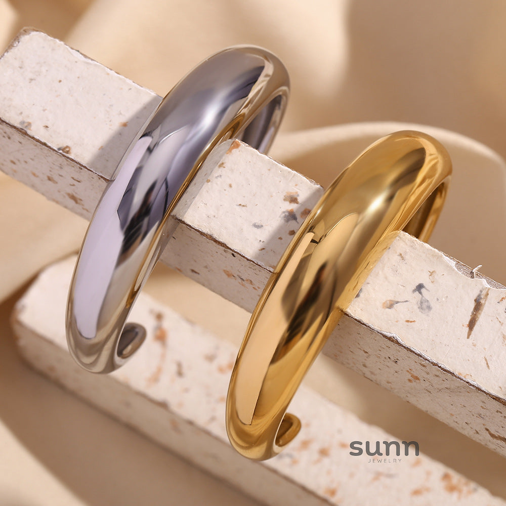 August Radiant Cuff Bracelet [V70F540B]