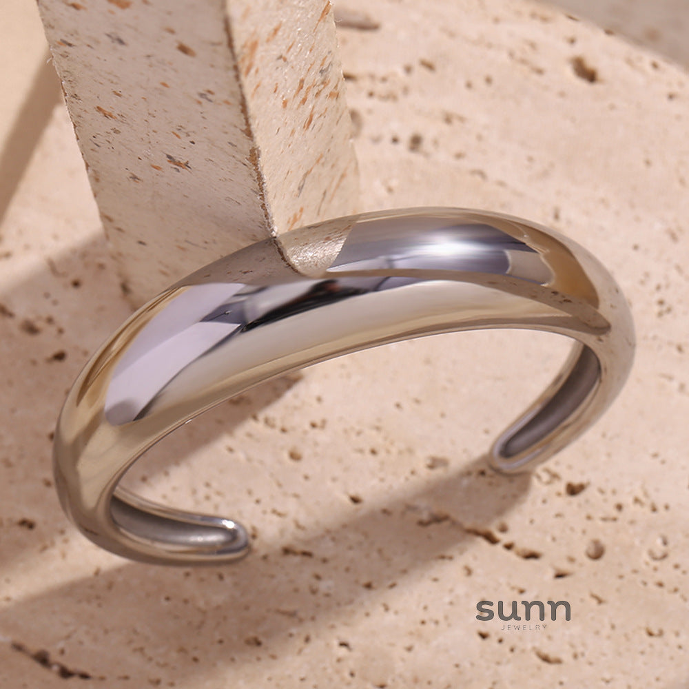 August Radiant Cuff Bracelet [8PXJ2PE4]