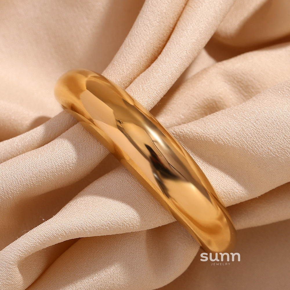 August Radiant Cuff Bracelet [LRSUVAT9]