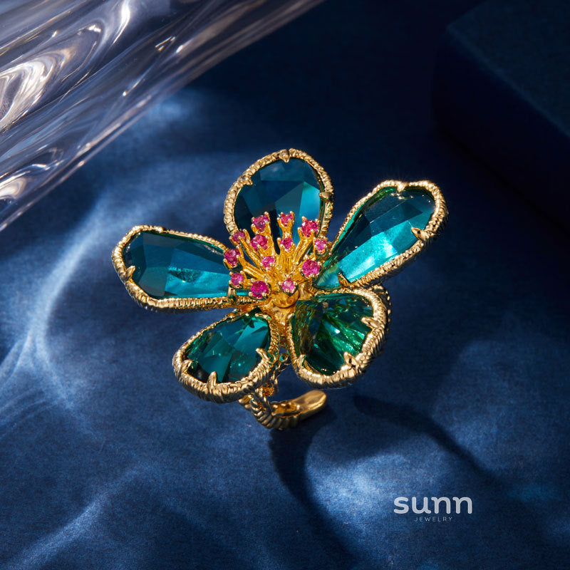 Aurie Crystal Bloom Ring [8KNE90JH]