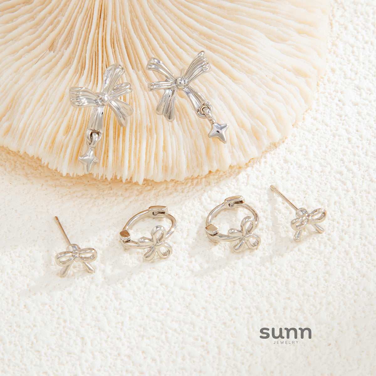 Aurorah Delicate Bow Ear Cuff Set [E8XZYDXG]